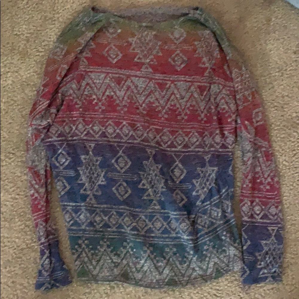 Thin knit long sleeve shirt